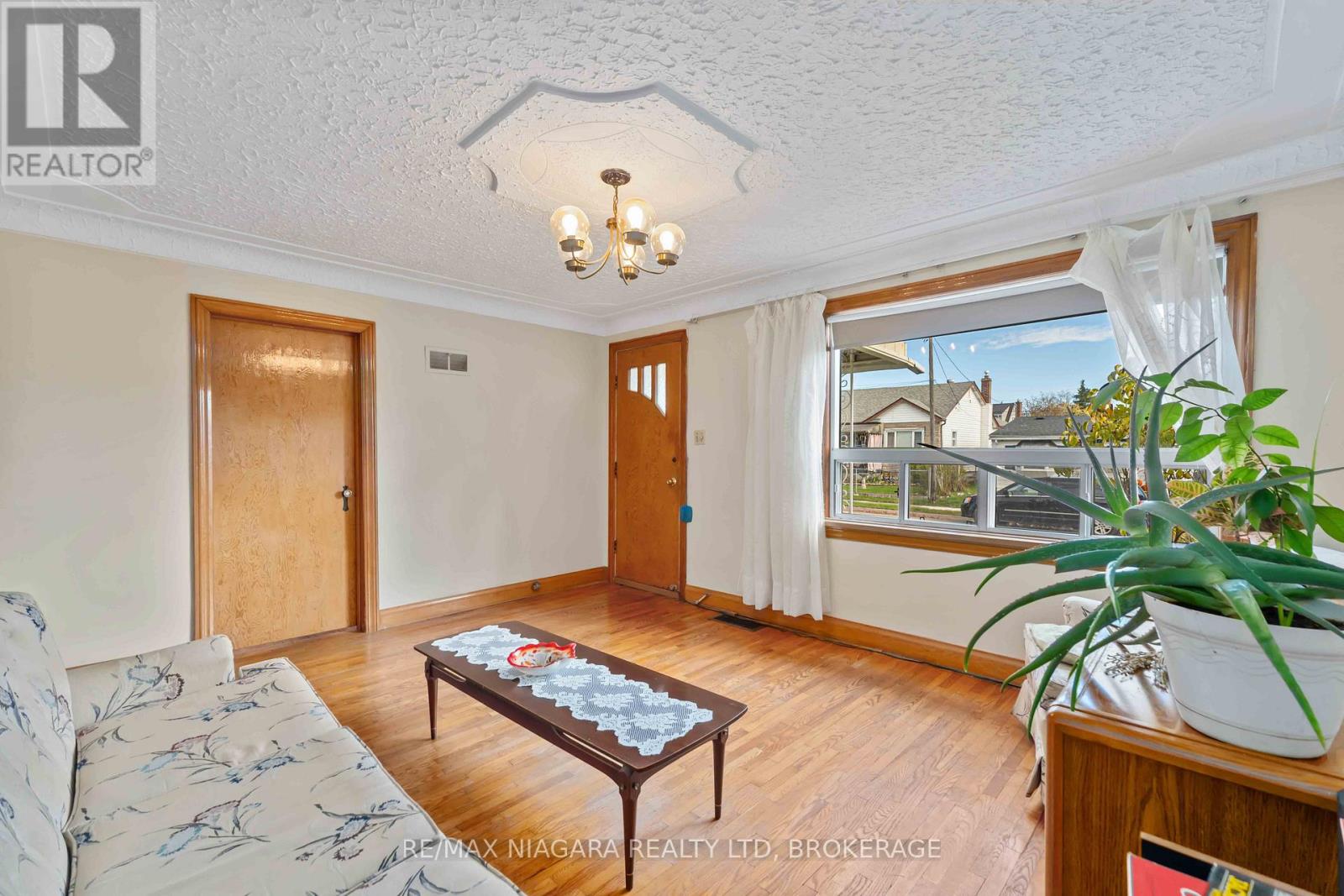 506 Harriet Street, Welland, Ontario  L3B 2J1 - Photo 6 - X12520424