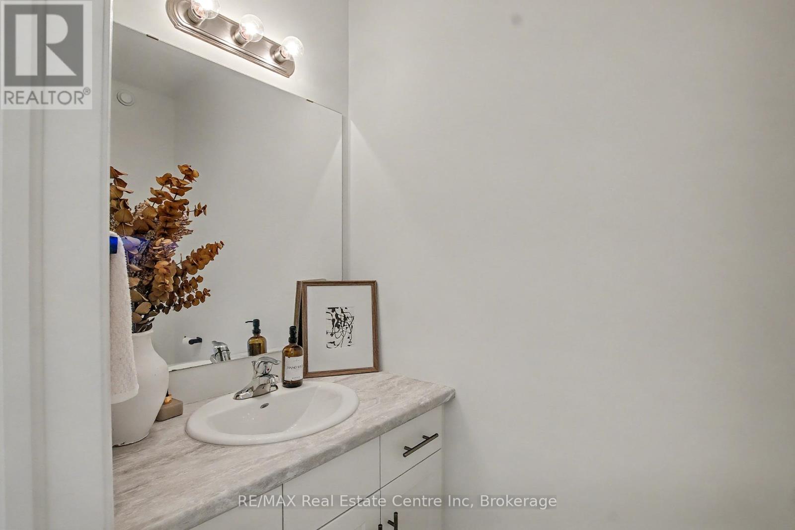 7 - 22 Marshall Drive, Guelph, Ontario N1E 0M9 - Photo 13 - X12520466