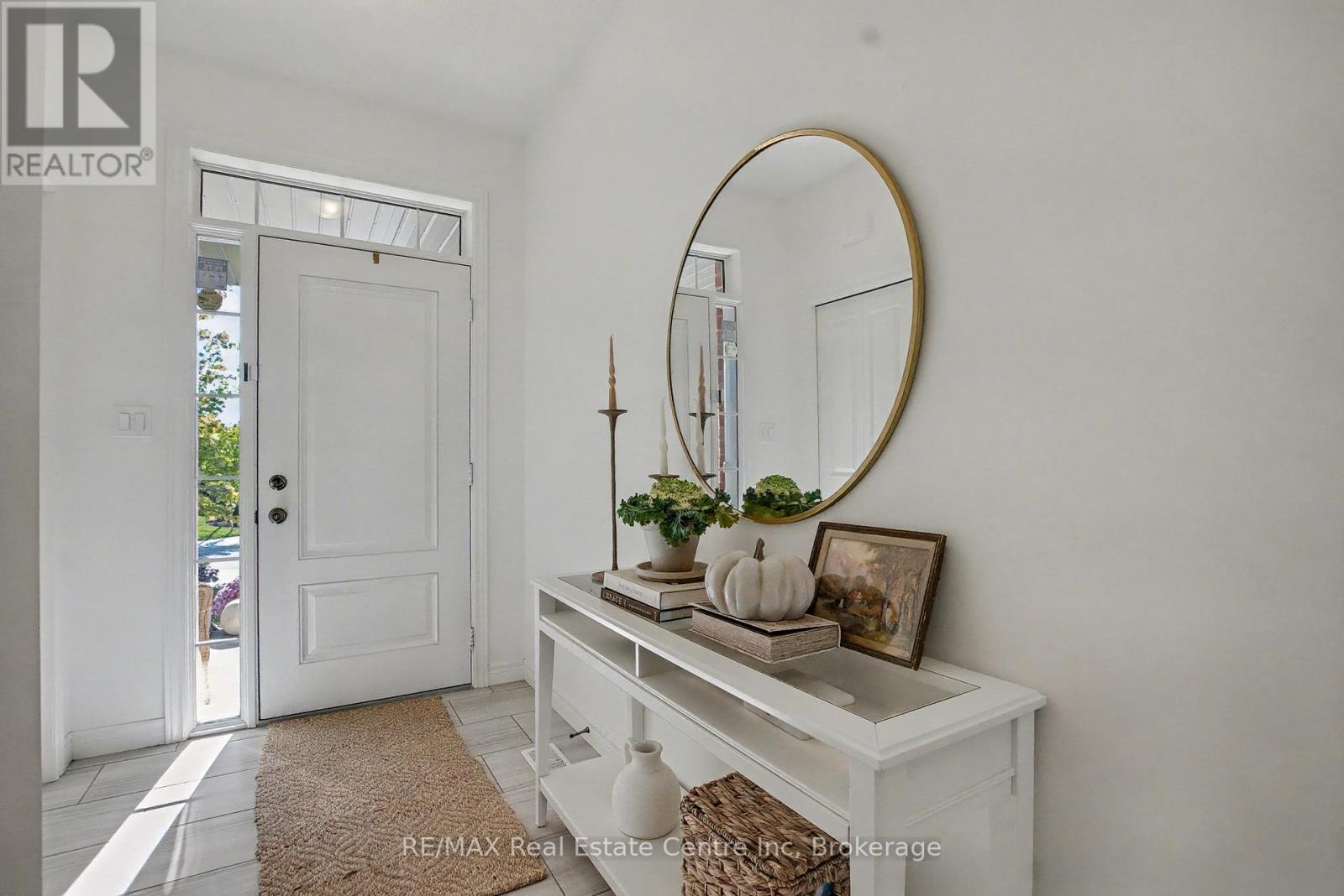 7 - 22 Marshall Drive, Guelph, Ontario N1E 0M9 - Photo 4 - X12520466