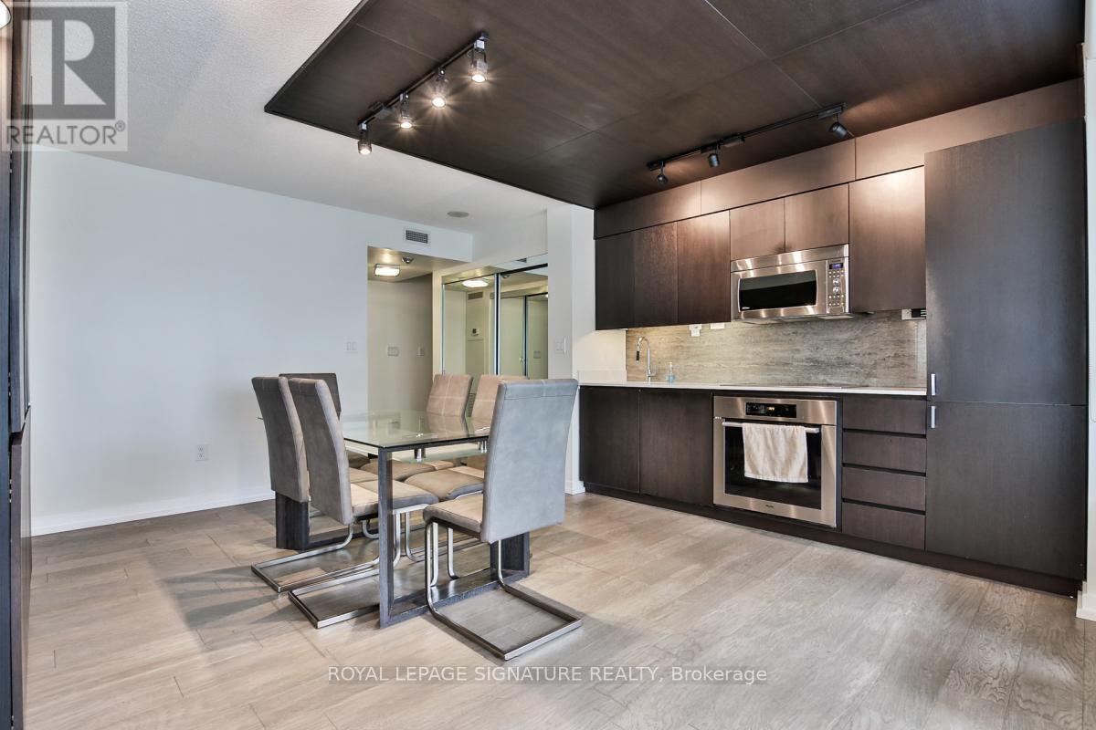 515 - 10 Capreol Court, Toronto, Ontario  M5V 4B3 - Photo 6 - C12520366