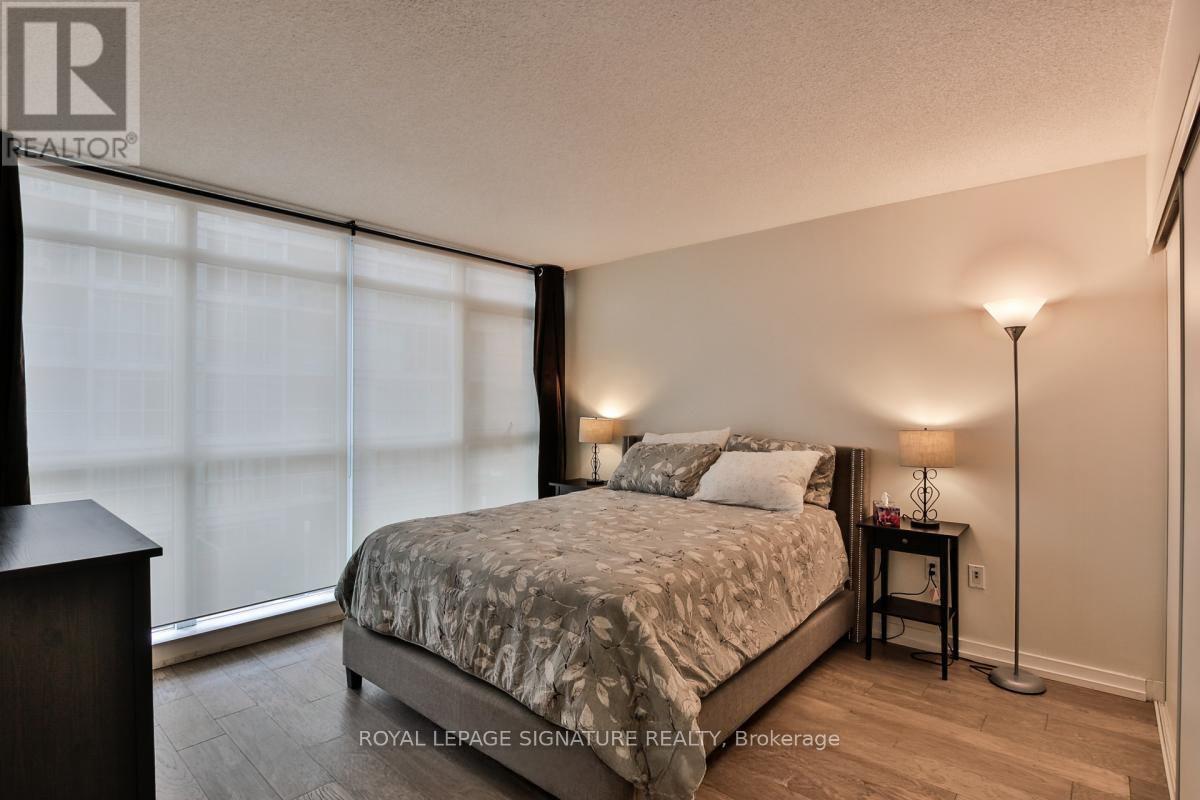 515 - 10 Capreol Court, Toronto, Ontario  M5V 4B3 - Photo 8 - C12520366