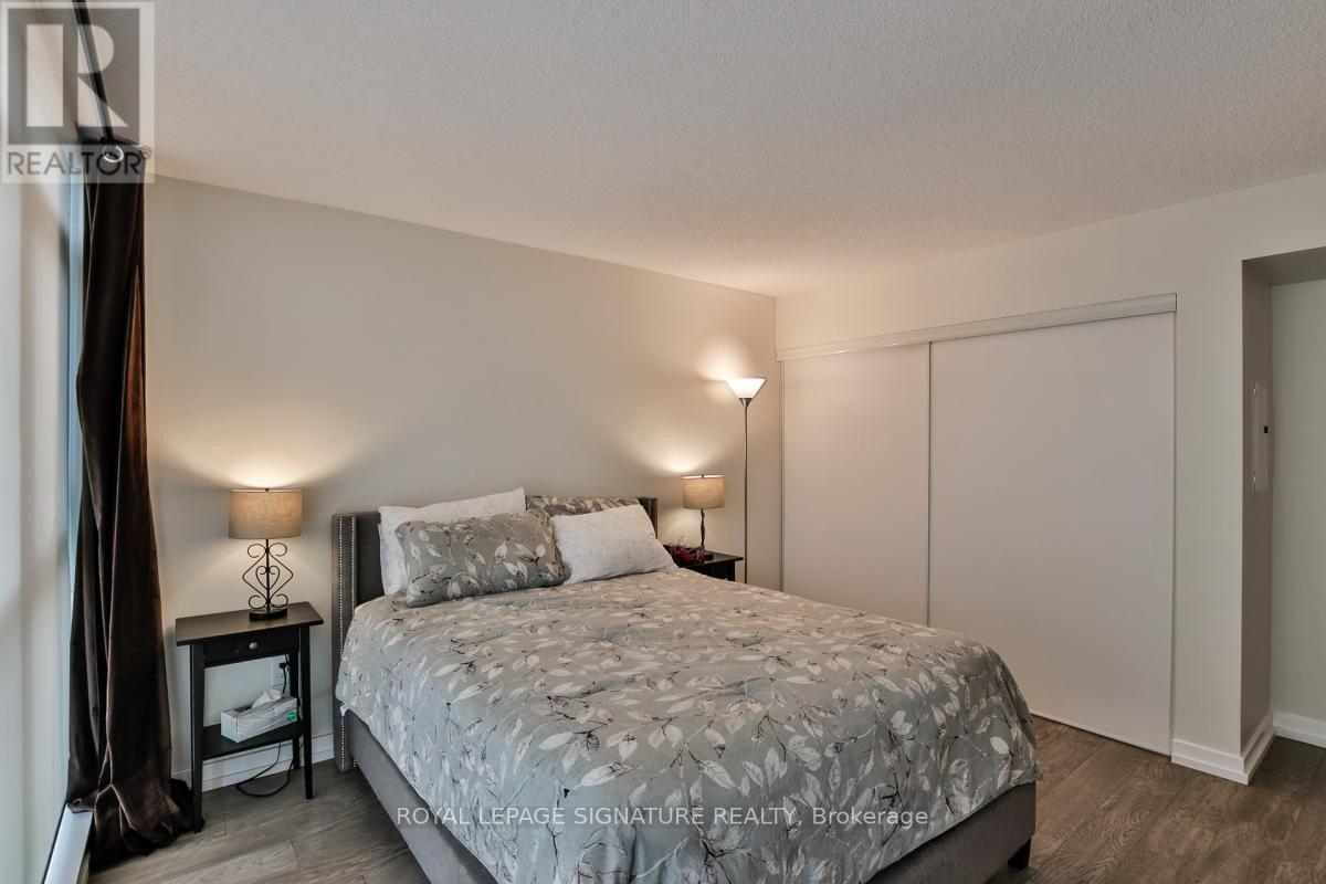 515 - 10 Capreol Court, Toronto, Ontario  M5V 4B3 - Photo 9 - C12520366