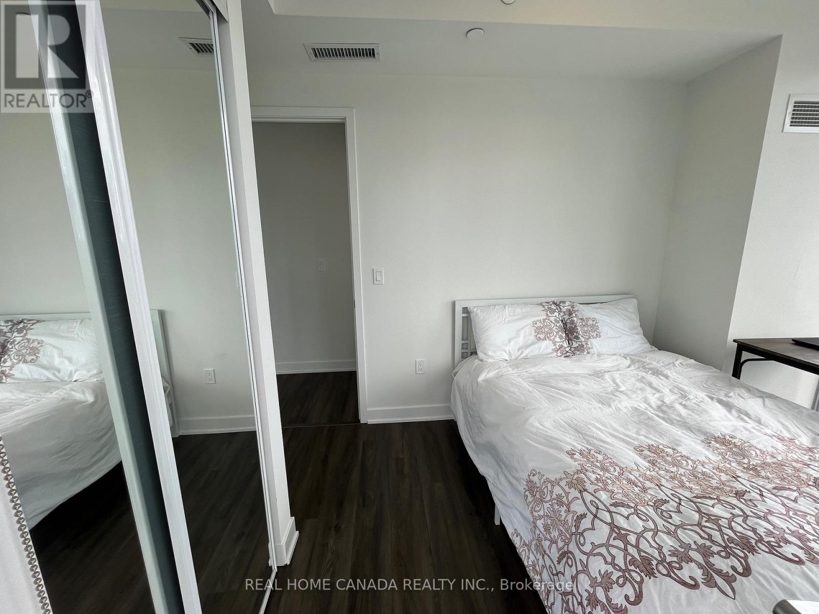 2709-2 - 70 Princess Street, Toronto, Ontario  M5A 1Y4 - Photo 4 - C12520372