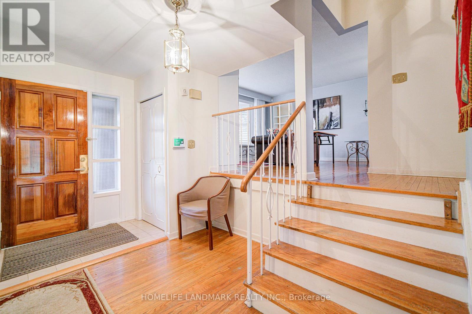 52 Deepdale Drive, Toronto, Ontario  M1S 2N5 - Photo 4 - E12520386