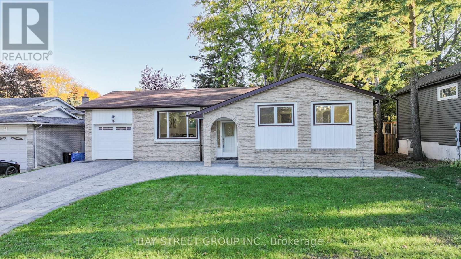 4 Sir Brandiles Place, Markham, Ontario  L3P 2Z5 - Photo 2 - N12520396