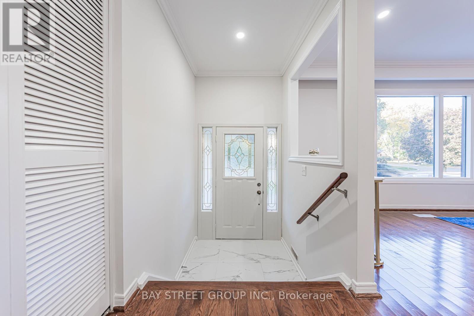 4 Sir Brandiles Place, Markham, Ontario  L3P 2Z5 - Photo 5 - N12520396