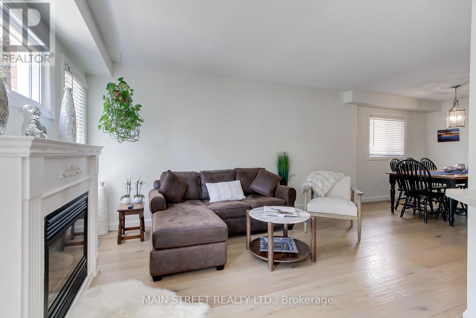 228 Warner Crescent, Newmarket, Ontario  L3X 2C7 - Photo 13 - N12520434