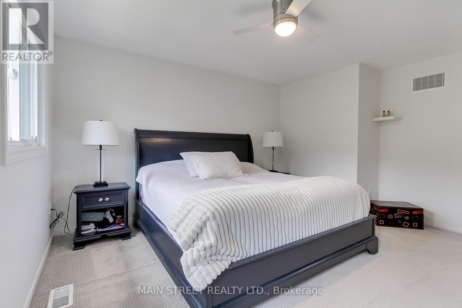 228 Warner Crescent, Newmarket, Ontario  L3X 2C7 - Photo 16 - N12520434