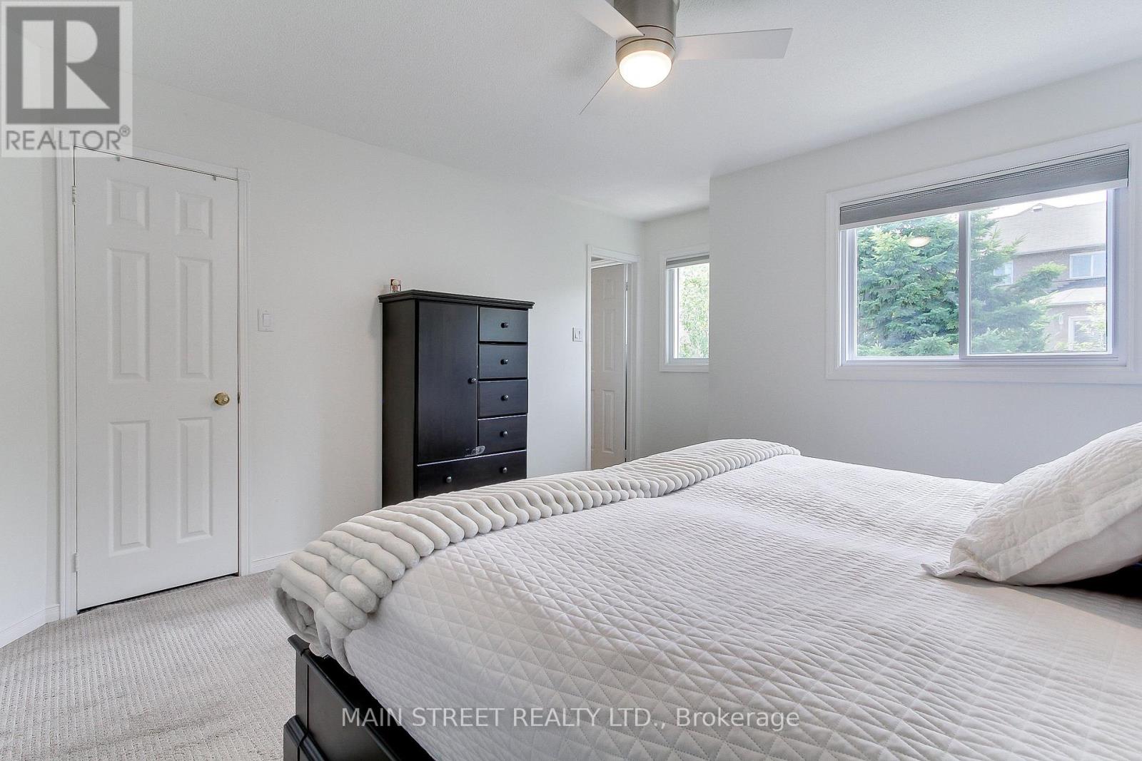 228 Warner Crescent, Newmarket, Ontario  L3X 2C7 - Photo 17 - N12520434