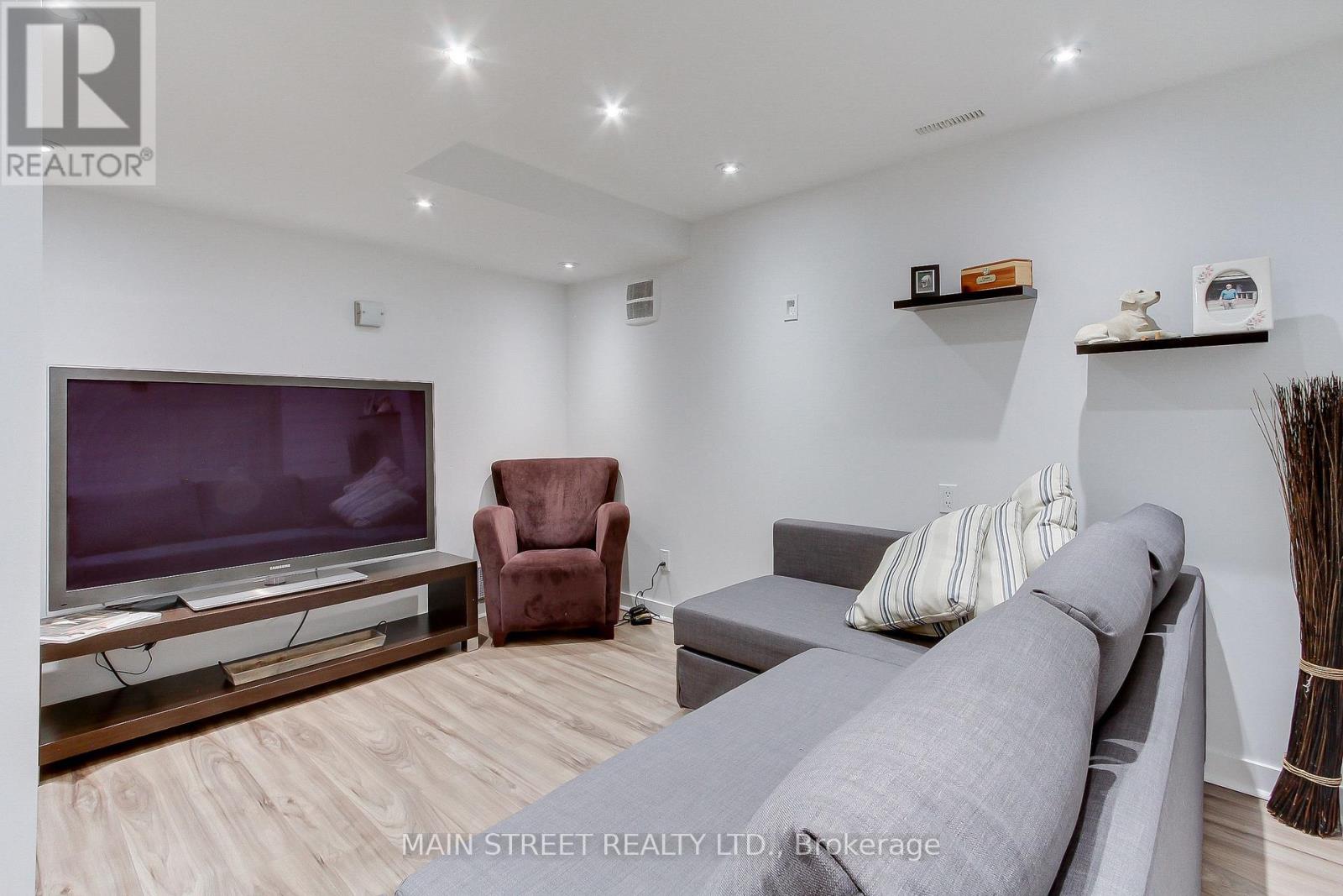 228 Warner Crescent, Newmarket, Ontario  L3X 2C7 - Photo 21 - N12520434