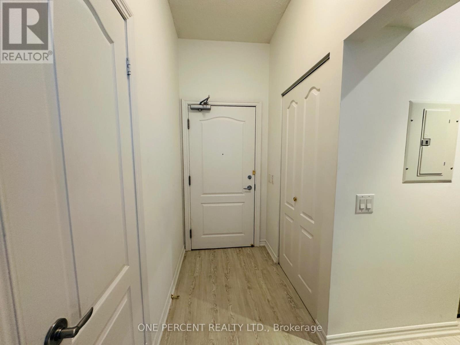 103 - 4640 Kimbermount Avenue, Mississauga, Ontario  L5M 5W6 - Photo 7 - W12520376