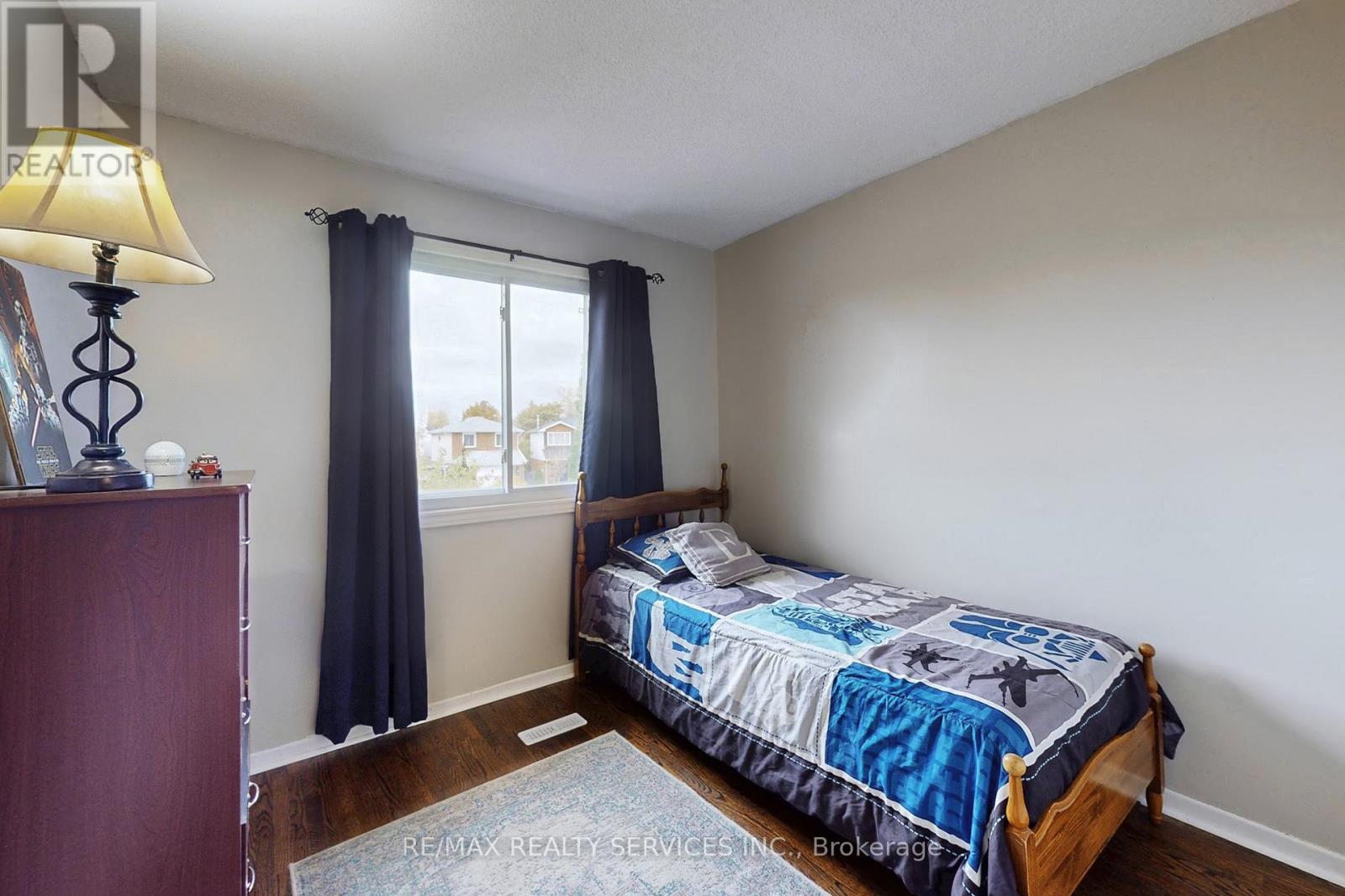 8 Stephensen Court, Brampton, Ontario  L6V 3X8 - Photo 26 - W12520408