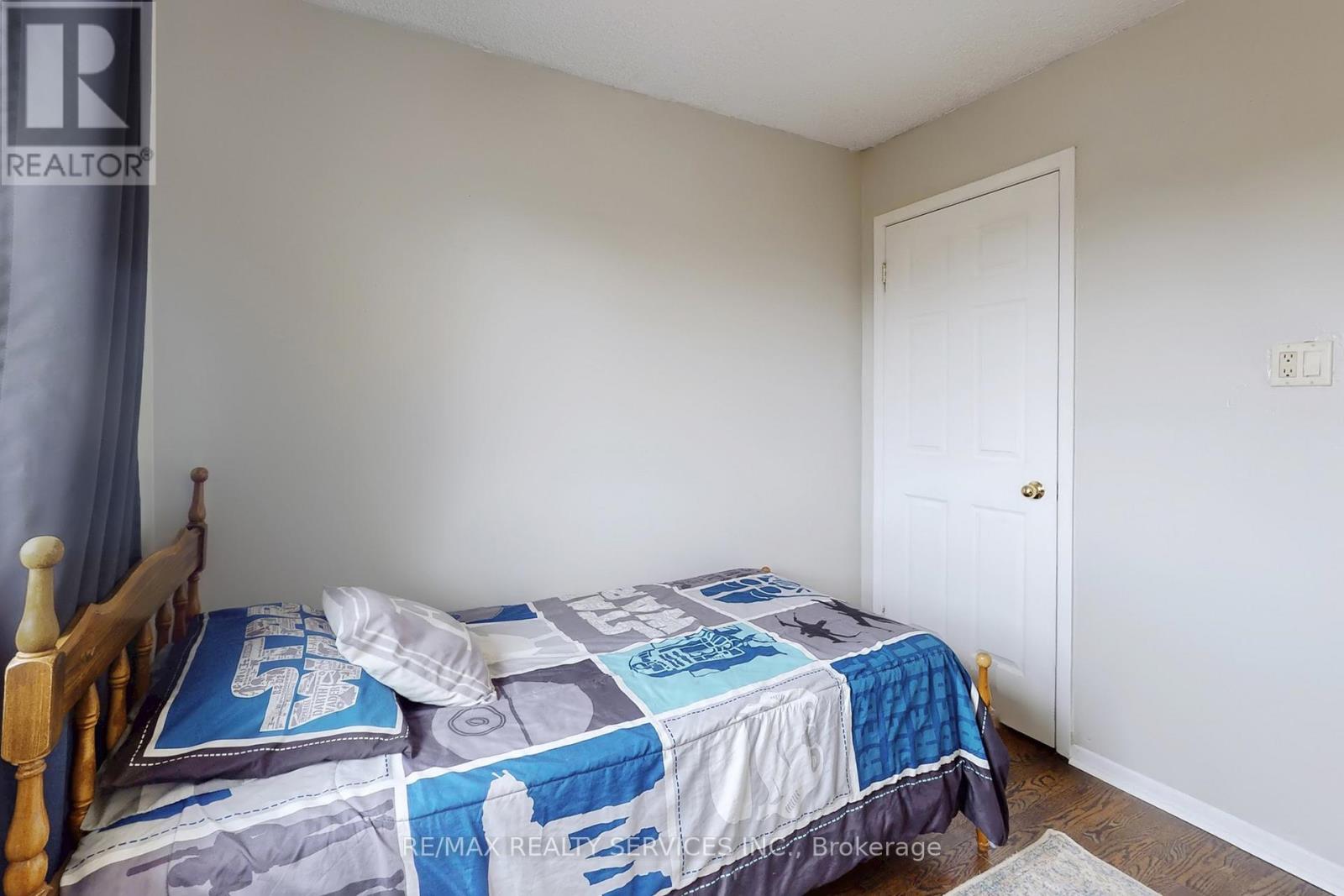 8 Stephensen Court, Brampton, Ontario  L6V 3X8 - Photo 28 - W12520408