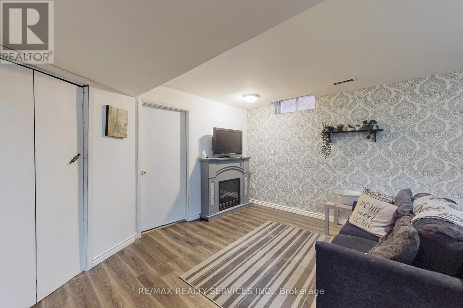 8 Stephensen Court, Brampton, Ontario  L6V 3X8 - Photo 34 - W12520408