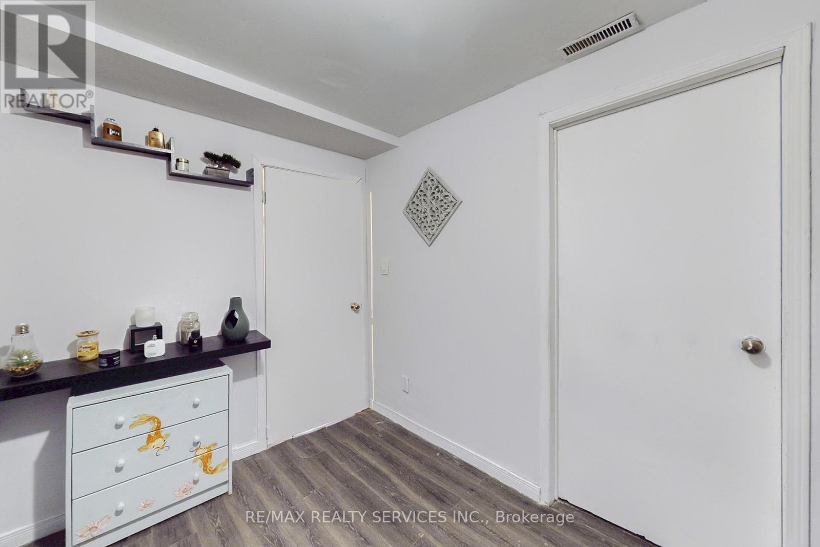 8 Stephensen Court, Brampton, Ontario  L6V 3X8 - Photo 37 - W12520408