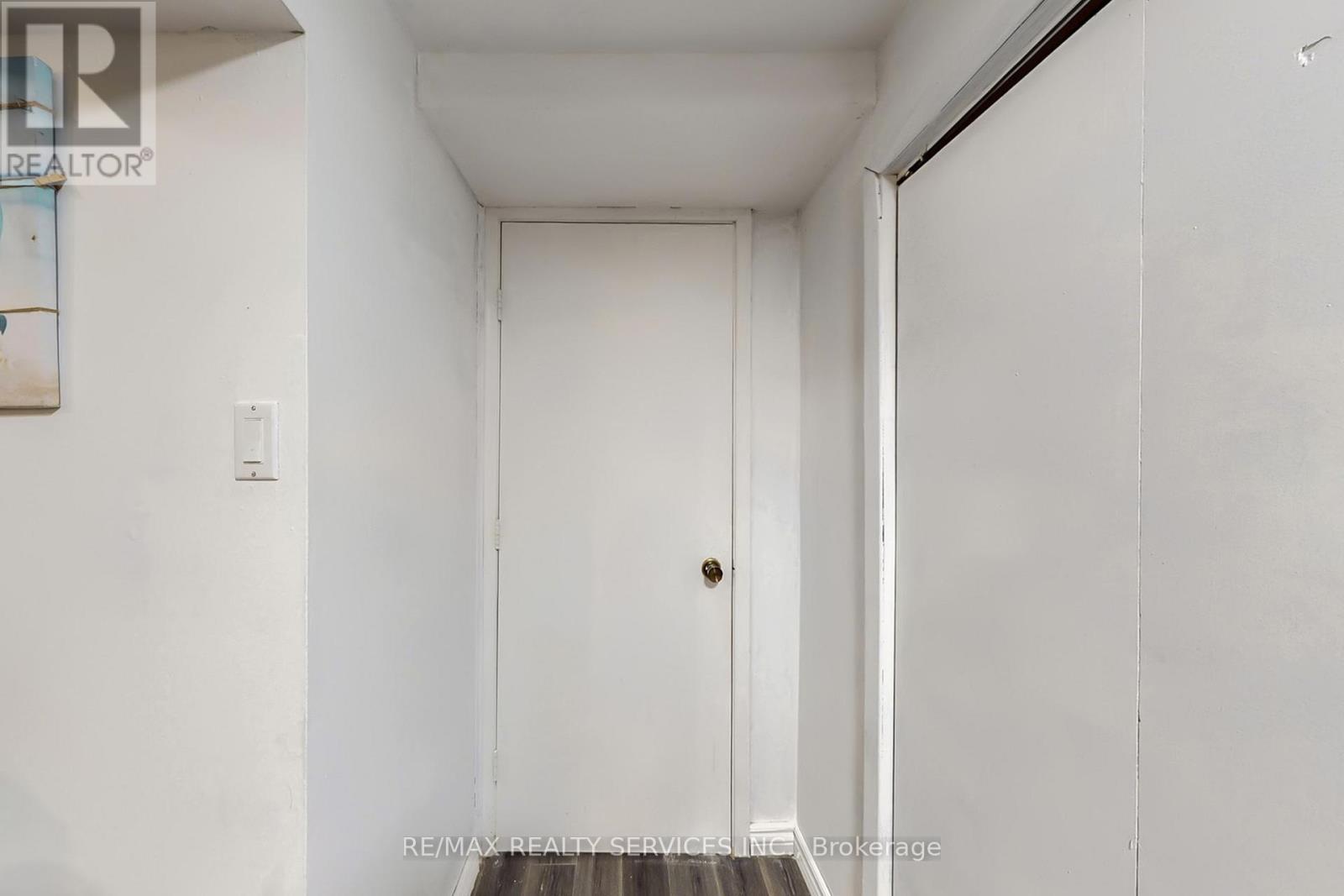 8 Stephensen Court, Brampton, Ontario  L6V 3X8 - Photo 40 - W12520408