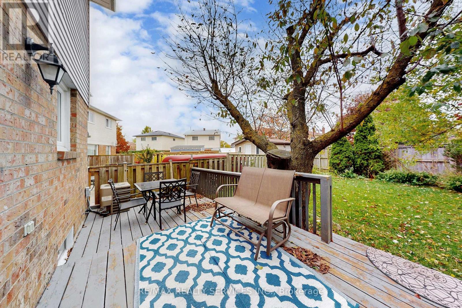 8 Stephensen Court, Brampton, Ontario  L6V 3X8 - Photo 41 - W12520408