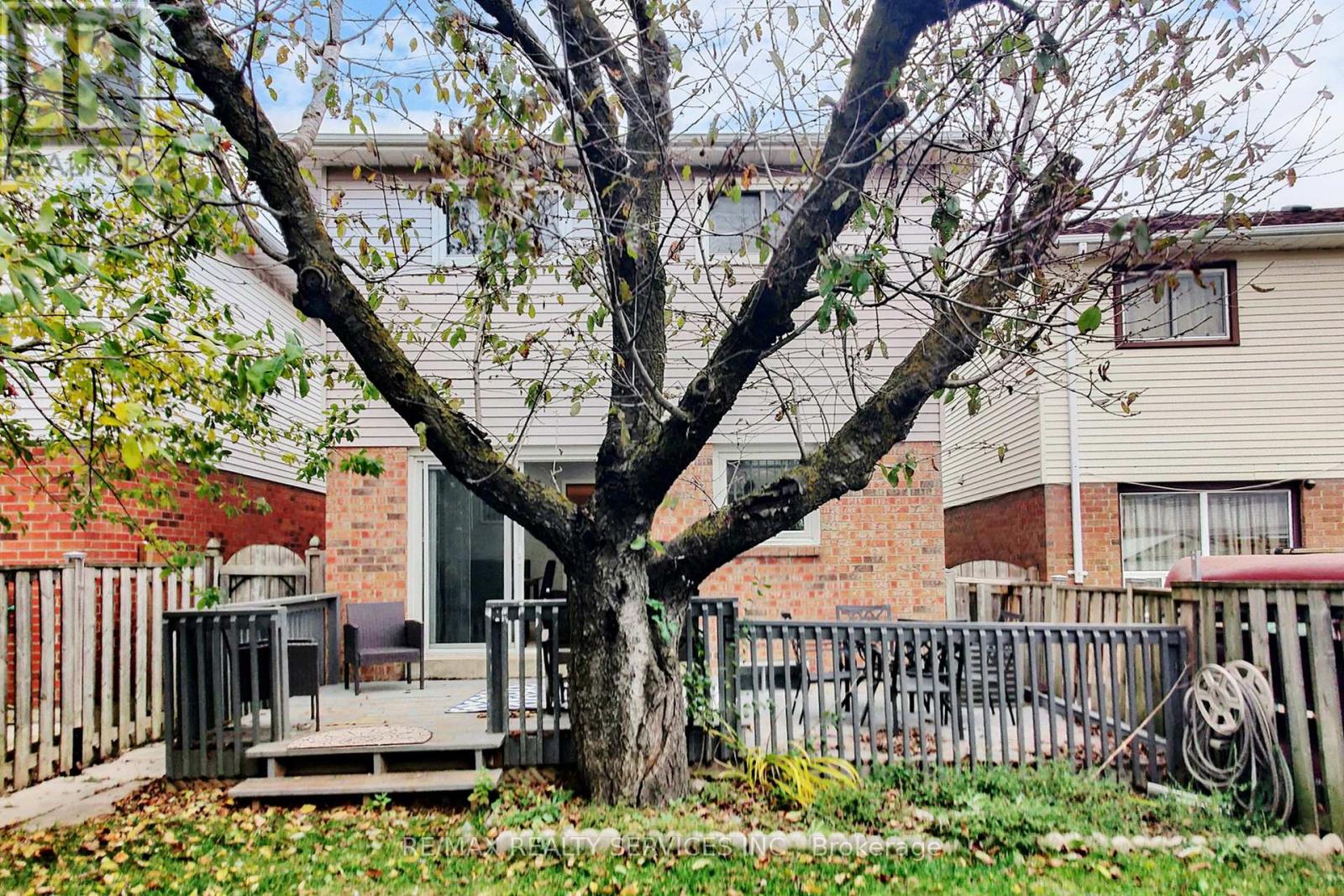 8 Stephensen Court, Brampton, Ontario  L6V 3X8 - Photo 43 - W12520408