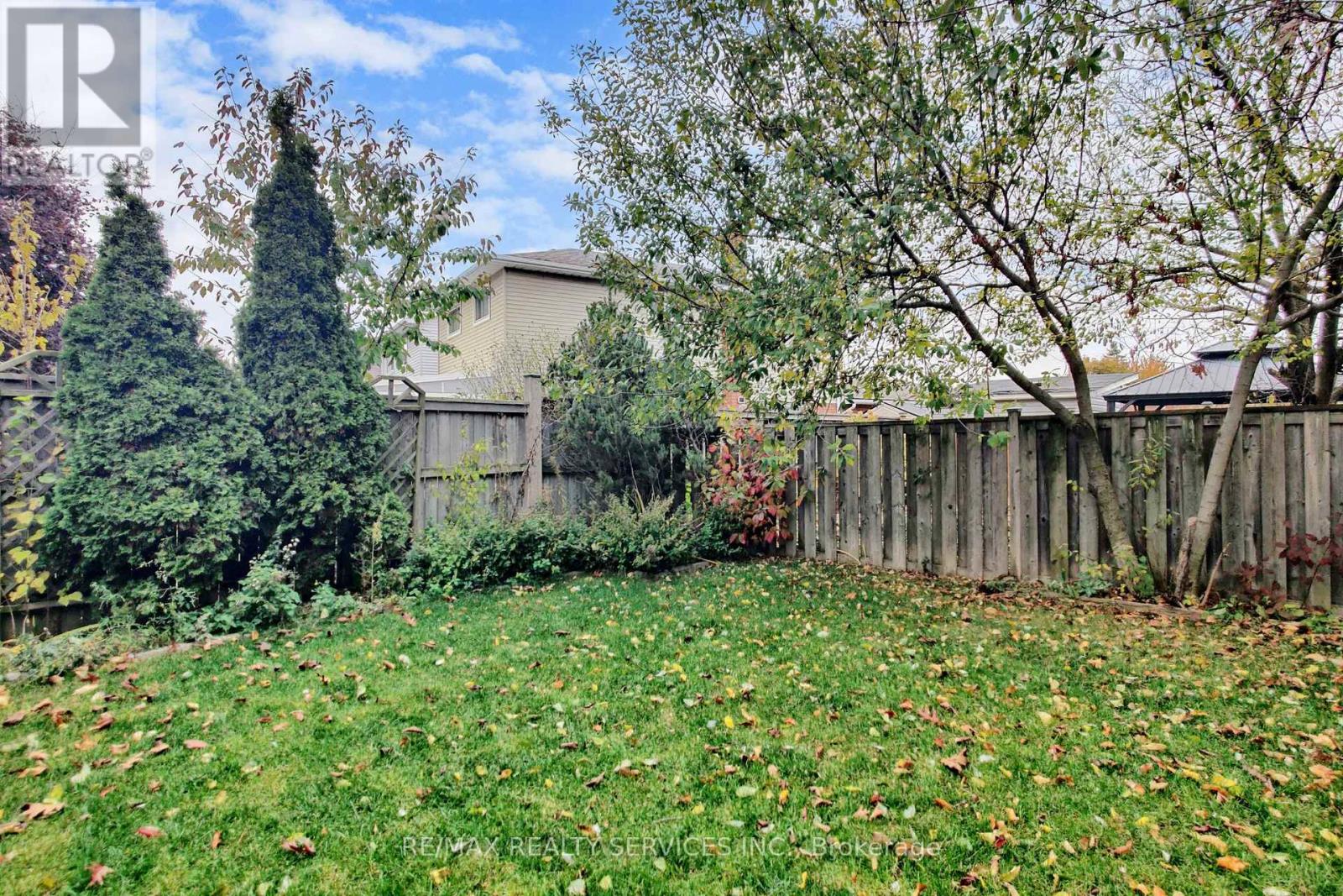 8 Stephensen Court, Brampton, Ontario  L6V 3X8 - Photo 46 - W12520408