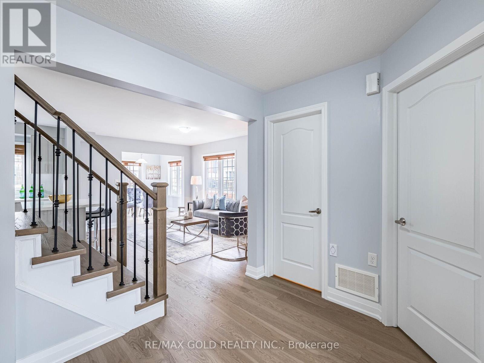 58 Donomore Drive, Brampton, Ontario  L7A 0S6 - Photo 11 - W12520410