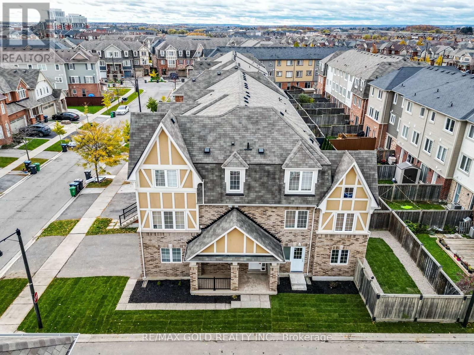 58 Donomore Drive, Brampton, Ontario  L7A 0S6 - Photo 3 - W12520410