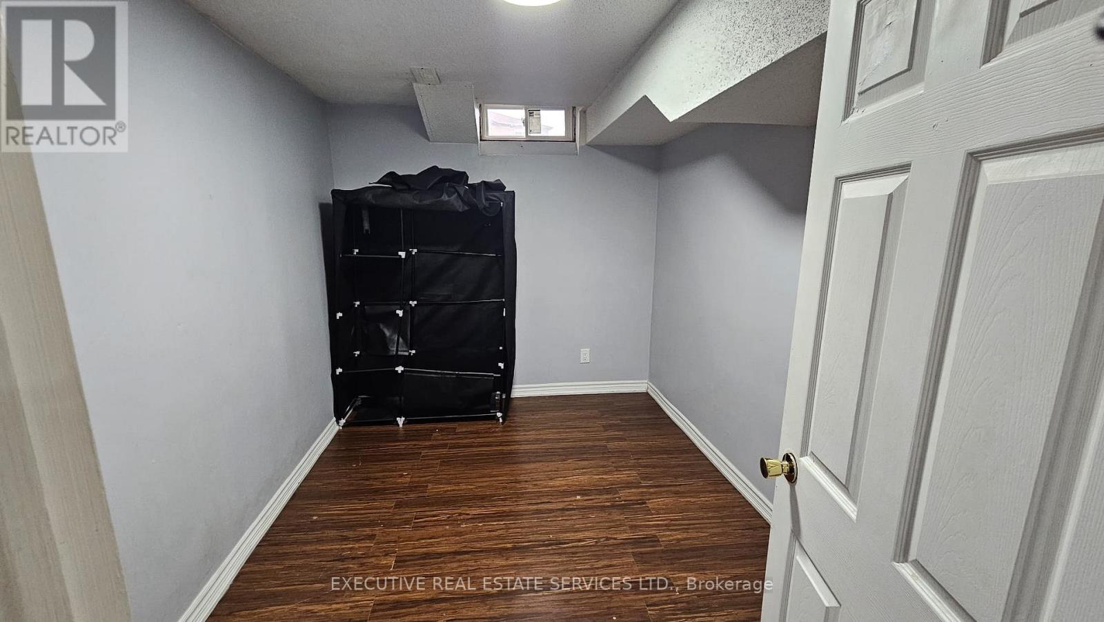 1004 Ceremonial Drive, Mississauga, Ontario  L5R 2Z7 - Photo 7 - W12520428