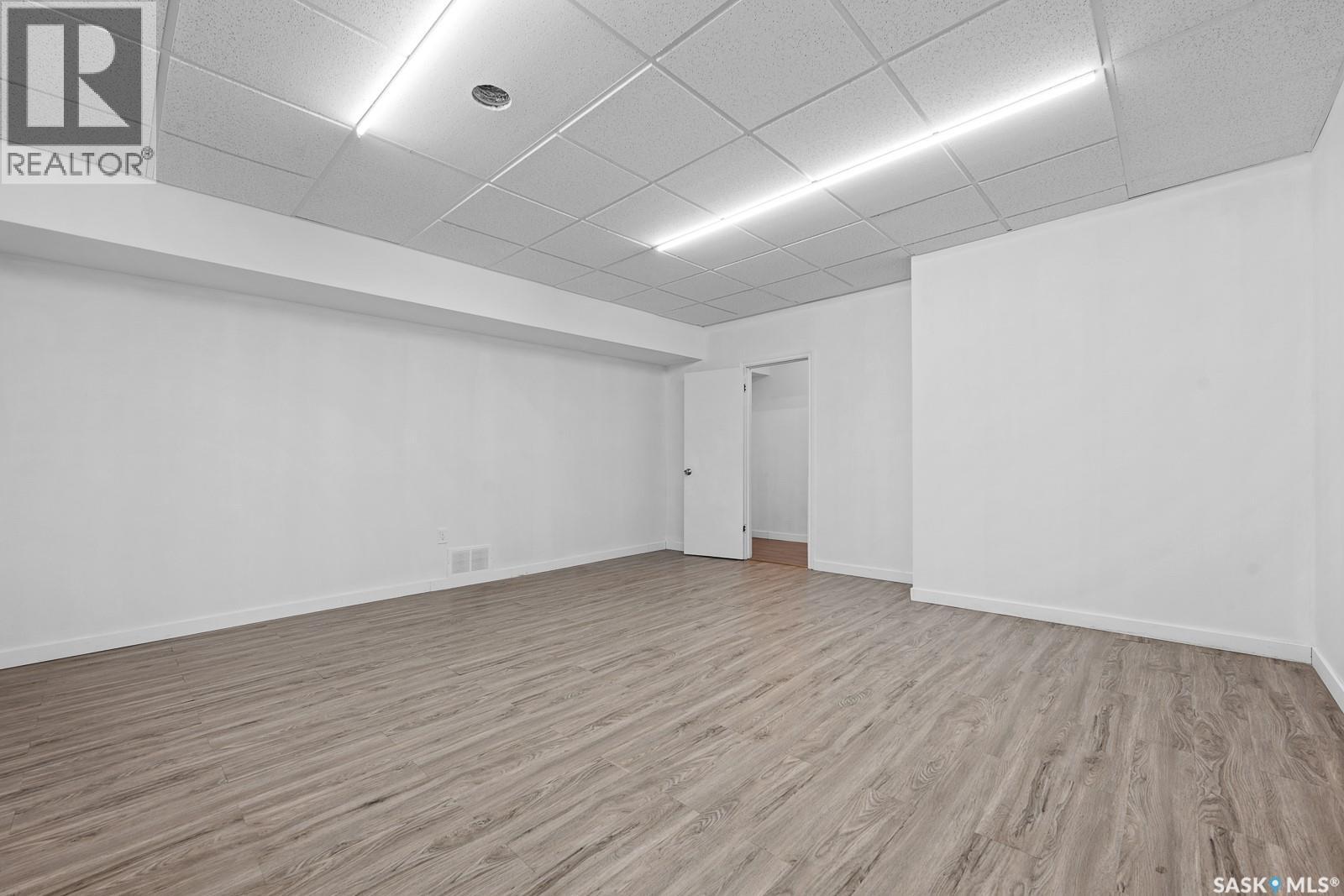 B 1755 Halifax Street, Regina, Saskatchewan  S4P 1T2 - Photo 3 - SK023641