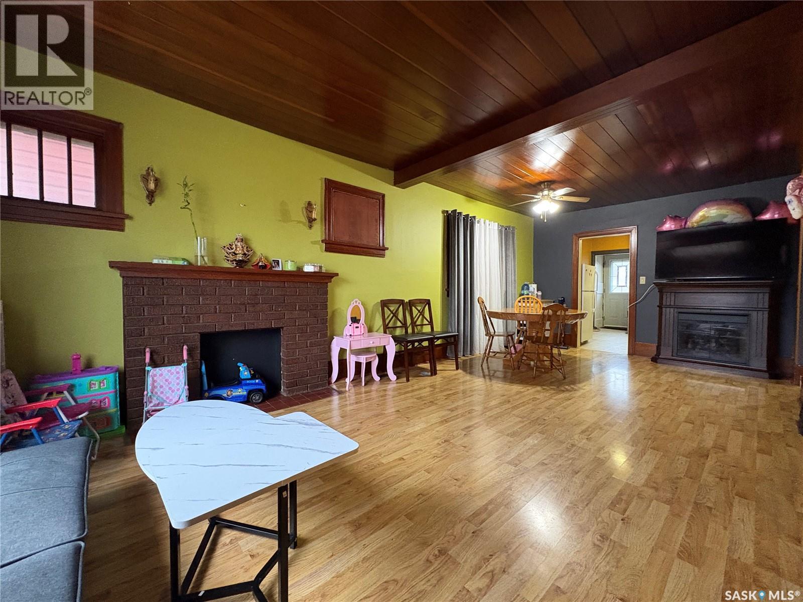 2204 Montreal Street, Regina, Saskatchewan  S4P 0W4 - Photo 3 - SK023639