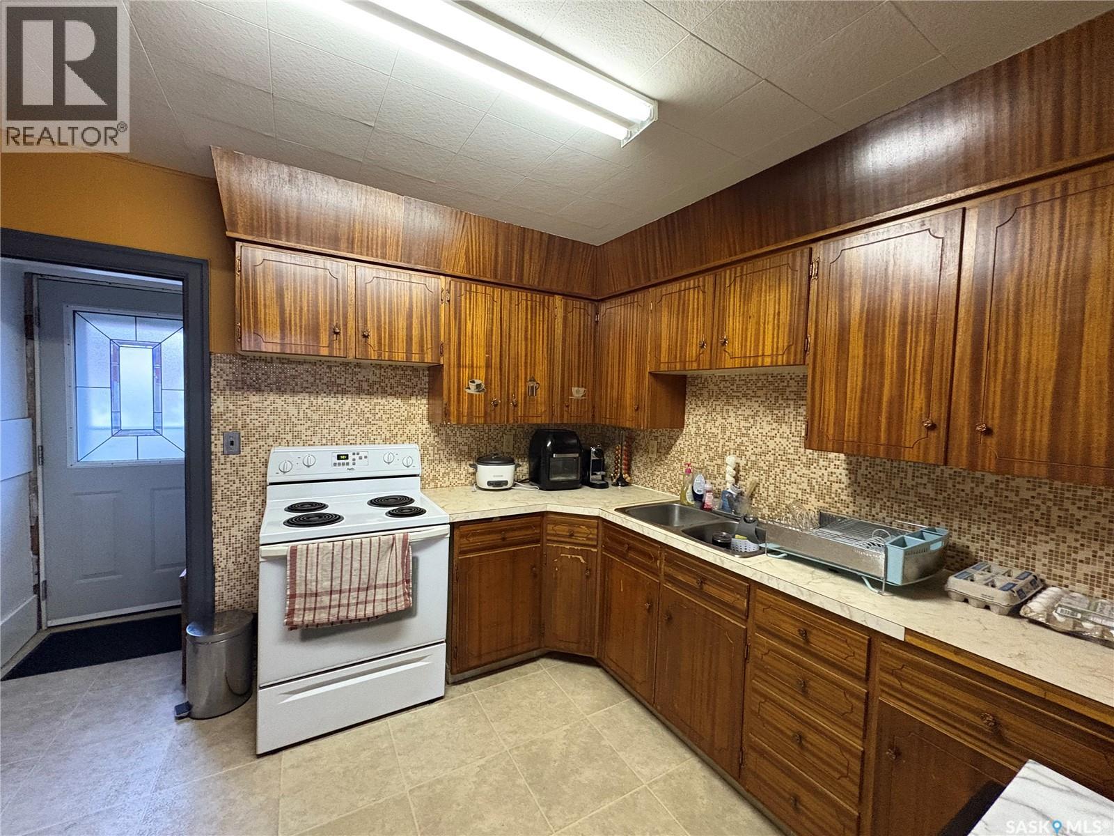 2204 Montreal Street, Regina, Saskatchewan  S4P 0W4 - Photo 7 - SK023639