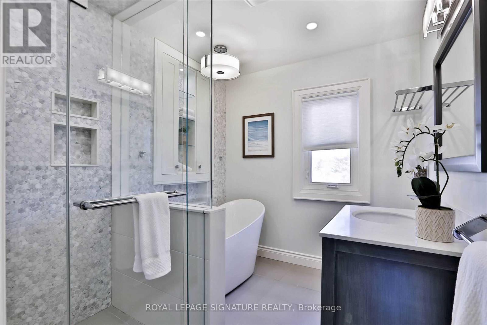 372 Roehampton Avenue, Toronto, Ontario  M4P 1S4 - Photo 19 - C12520460