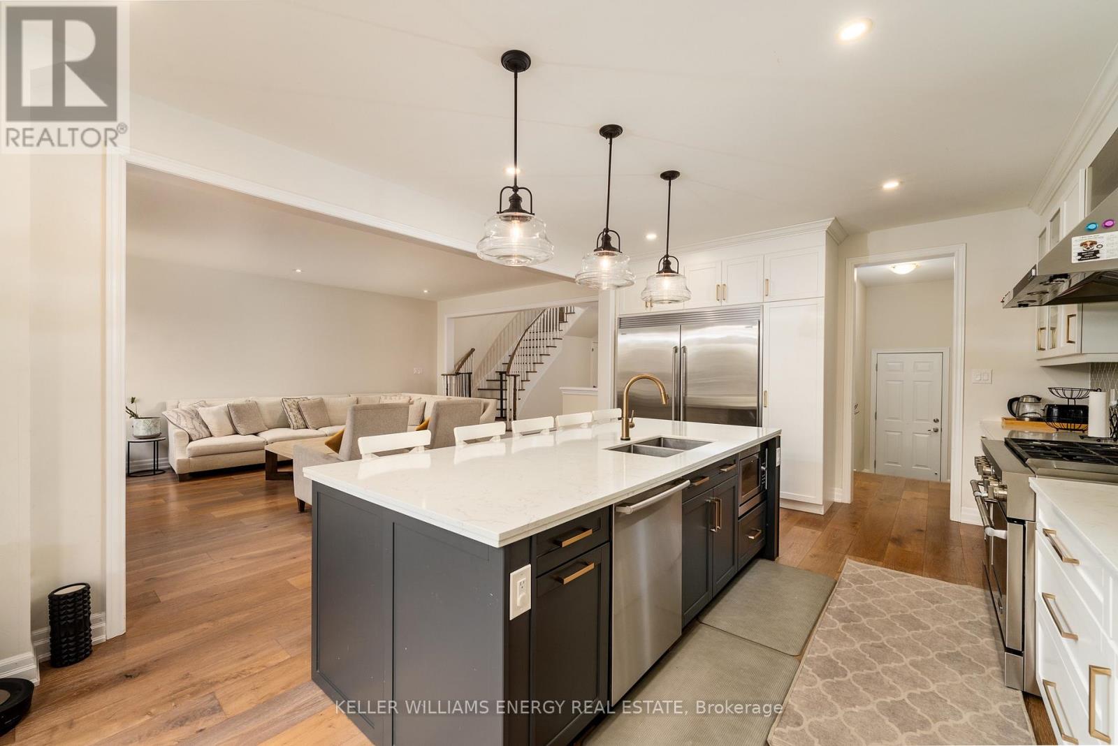 Upper - 36 Angela Crescent, Niagara-On-The-Lake, Ontario L0S 1J1 - Photo 10 - X12518954