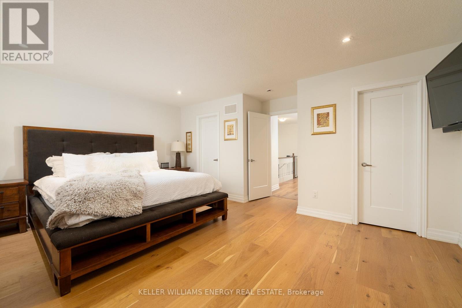 Upper - 36 Angela Crescent, Niagara-On-The-Lake, Ontario L0S 1J1 - Photo 18 - X12518954