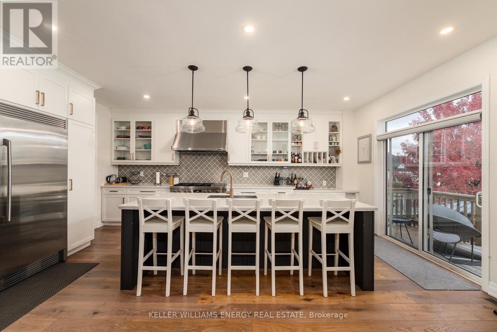 Upper - 36 Angela Crescent, Niagara-On-The-Lake, Ontario L0S 1J1 - Photo 8 - X12518954