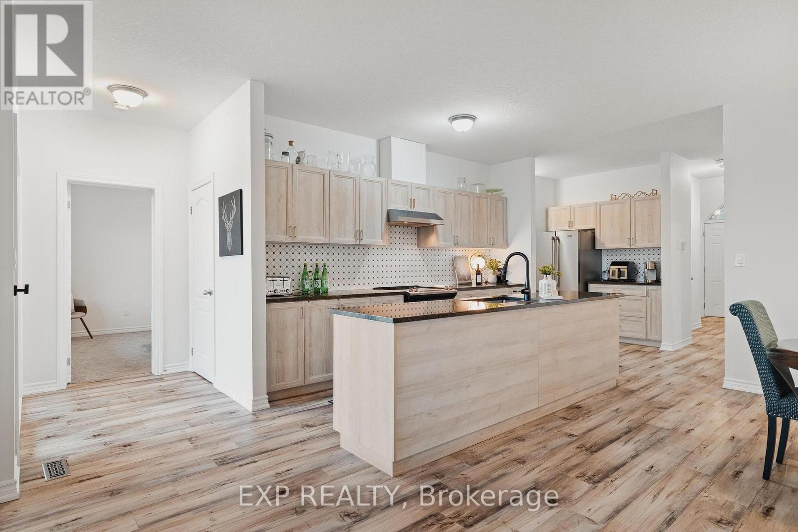 126 Maple Street, Mapleton, Ontario  N0G 1P0 - Photo 10 - X12520430