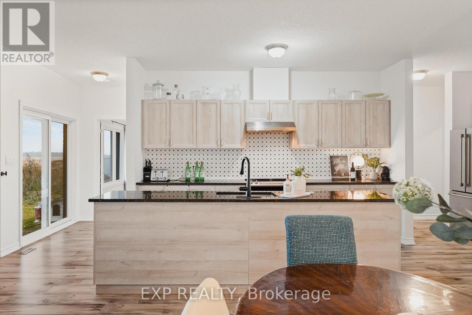 126 Maple Street, Mapleton, Ontario  N0G 1P0 - Photo 12 - X12520430