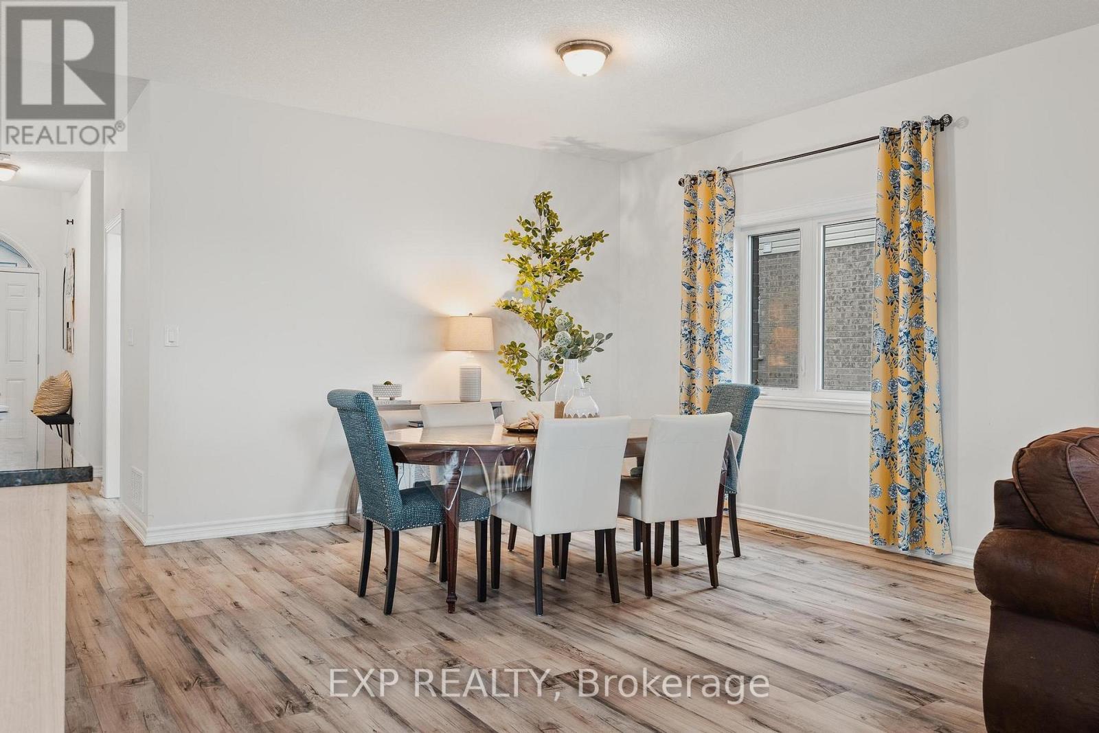 126 Maple Street, Mapleton, Ontario  N0G 1P0 - Photo 8 - X12520430