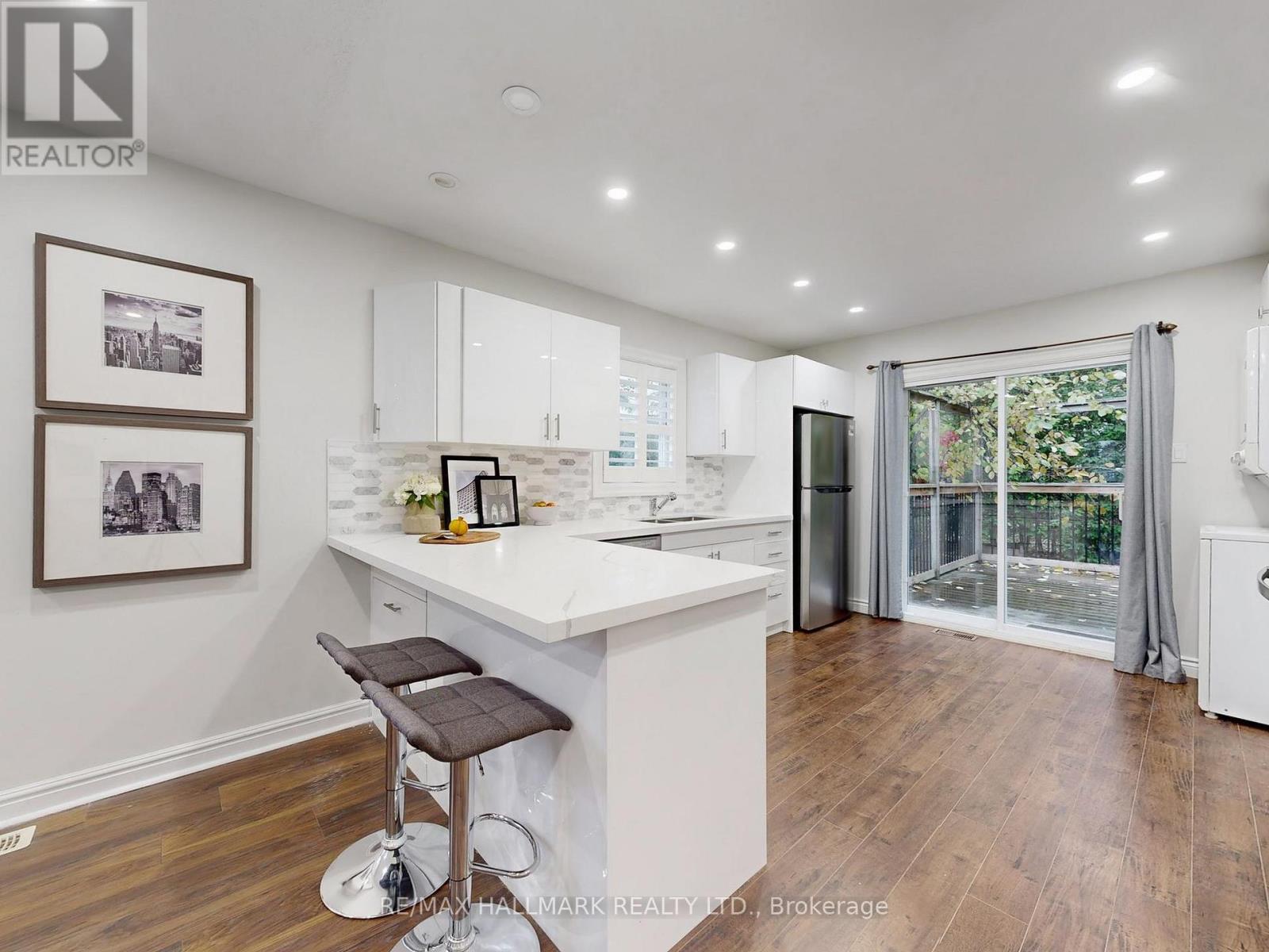 138 Armitage Drive, Newmarket, Ontario  L3Y 5L7 - Photo 14 - N12520452