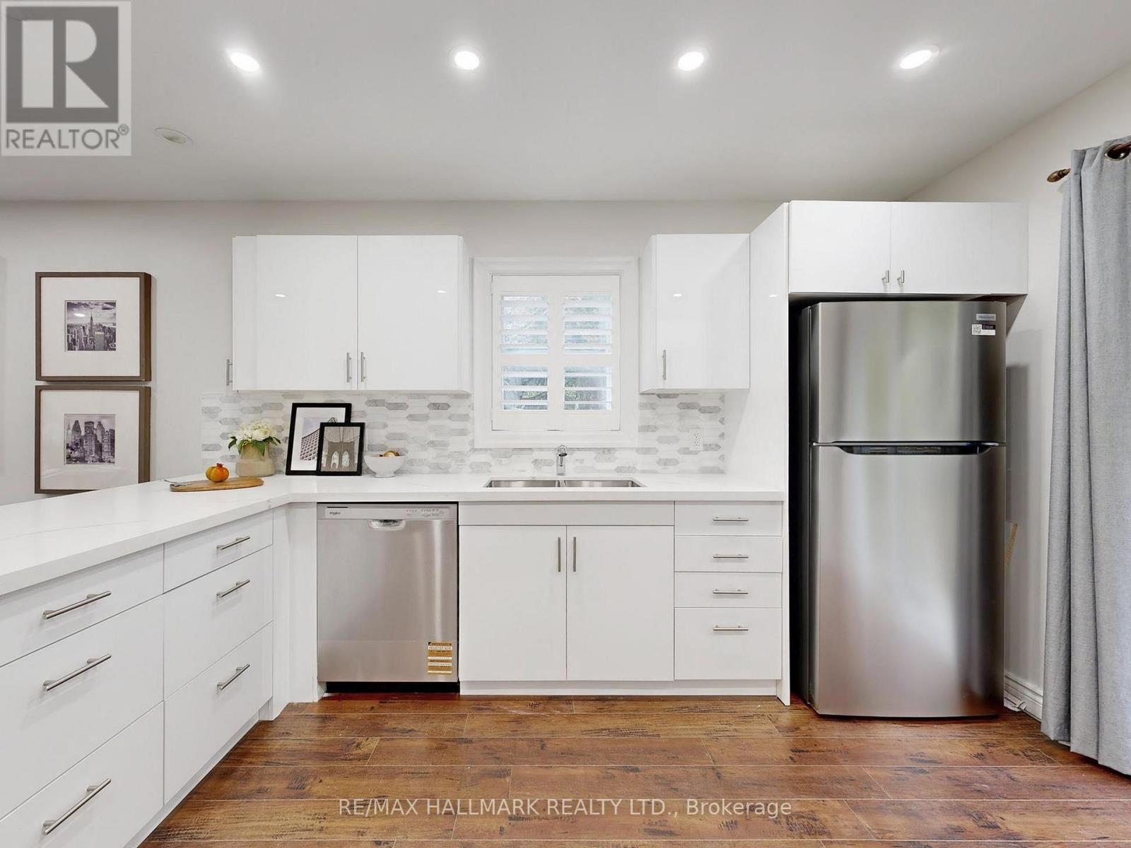 138 Armitage Drive, Newmarket, Ontario  L3Y 5L7 - Photo 16 - N12520452