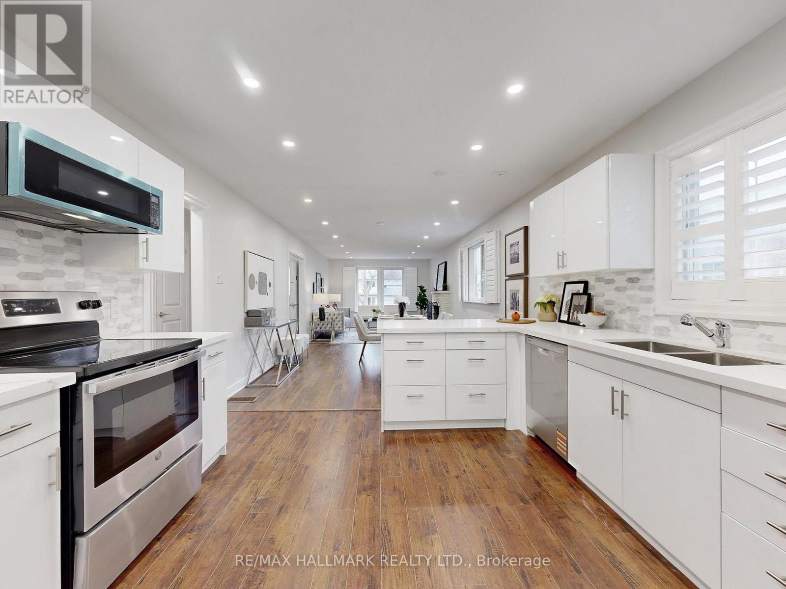 138 Armitage Drive, Newmarket, Ontario  L3Y 5L7 - Photo 18 - N12520452