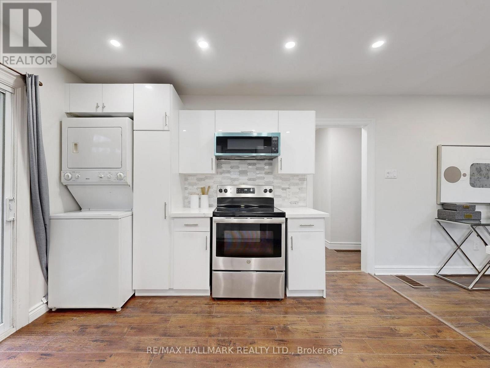 138 Armitage Drive, Newmarket, Ontario  L3Y 5L7 - Photo 19 - N12520452