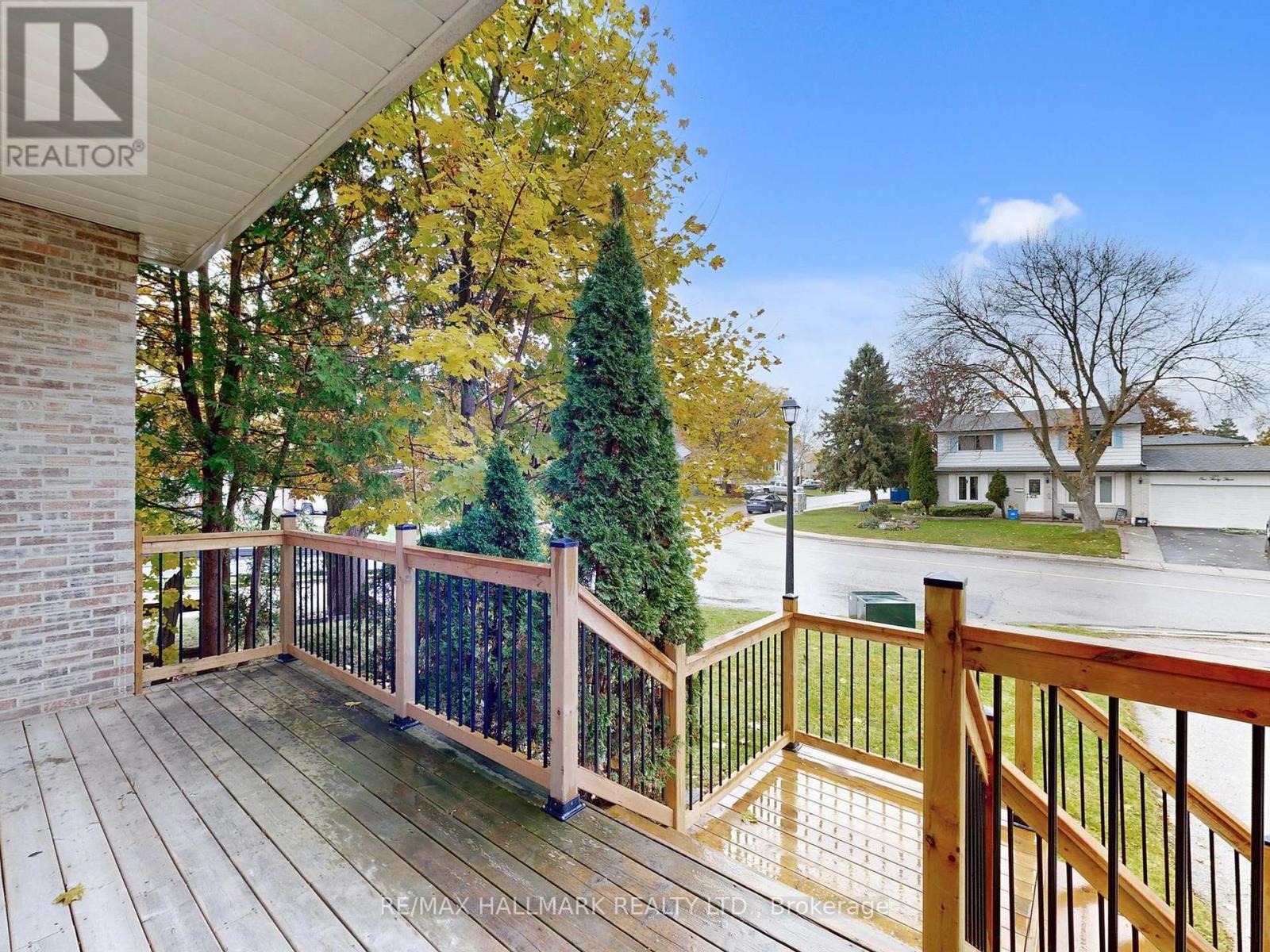 138 Armitage Drive, Newmarket, Ontario  L3Y 5L7 - Photo 3 - N12520452