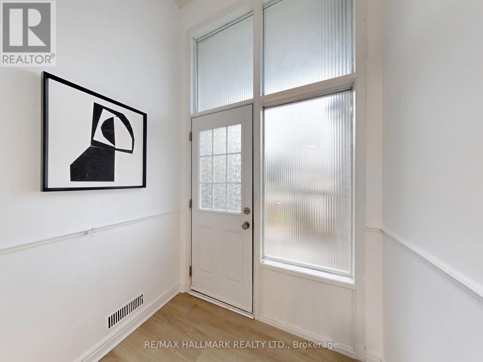 138 Armitage Drive, Newmarket, Ontario  L3Y 5L7 - Photo 31 - N12520452