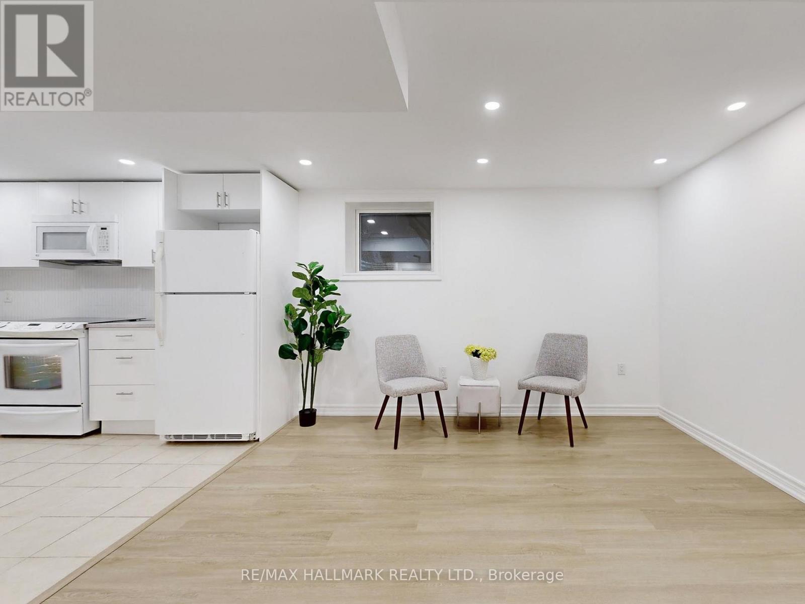 138 Armitage Drive, Newmarket, Ontario  L3Y 5L7 - Photo 32 - N12520452