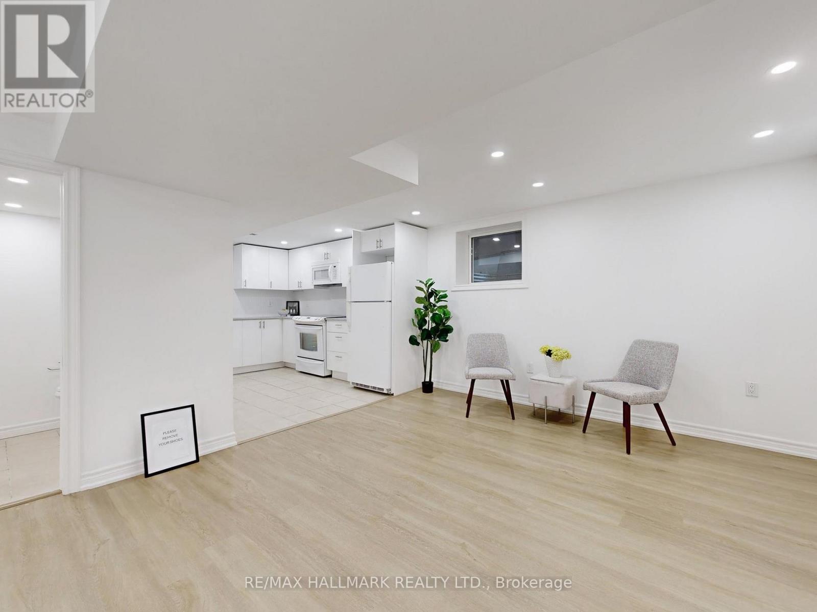 138 Armitage Drive, Newmarket, Ontario  L3Y 5L7 - Photo 33 - N12520452