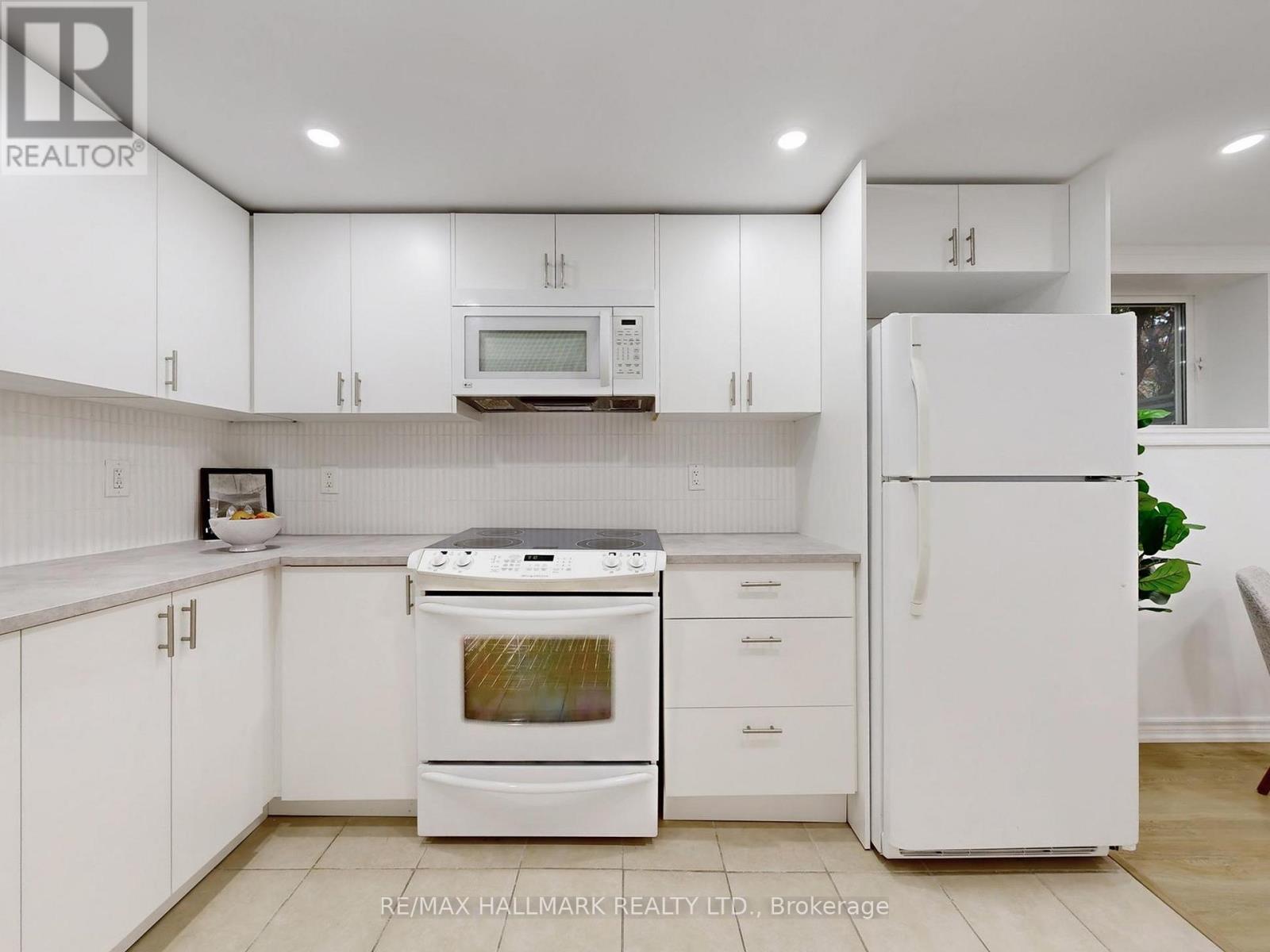 138 Armitage Drive, Newmarket, Ontario  L3Y 5L7 - Photo 35 - N12520452