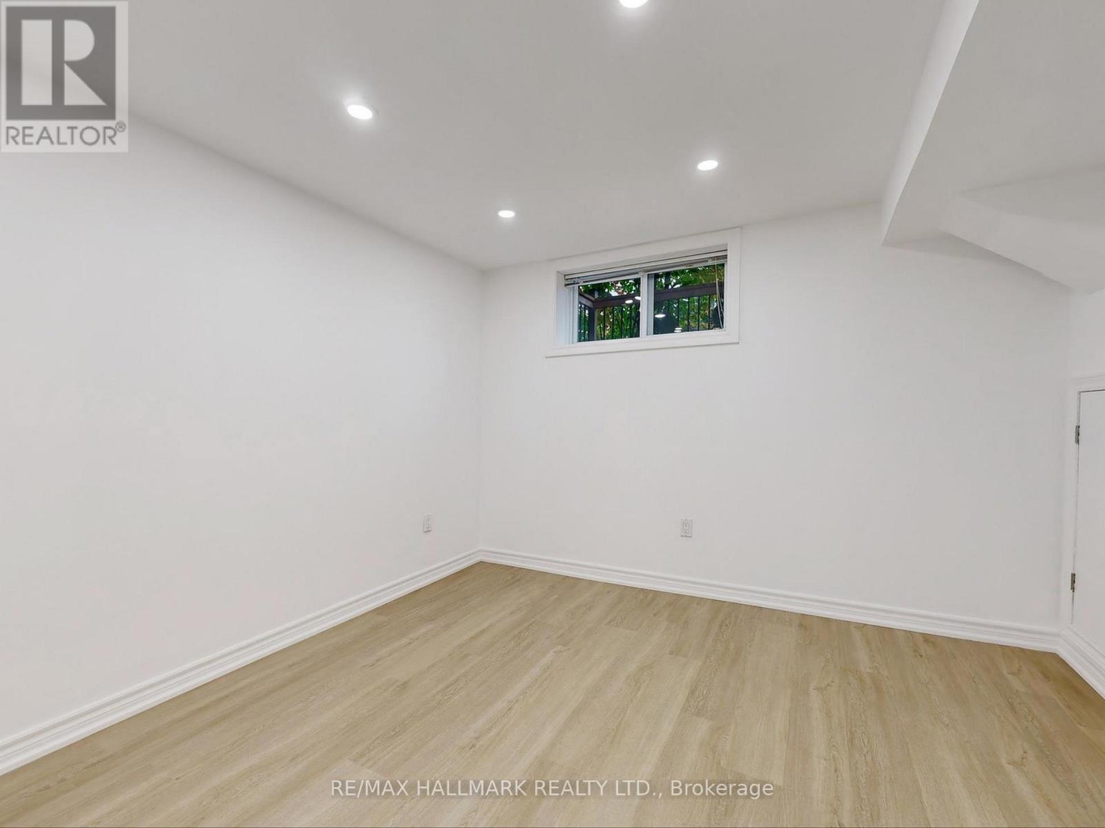 138 Armitage Drive, Newmarket, Ontario  L3Y 5L7 - Photo 37 - N12520452