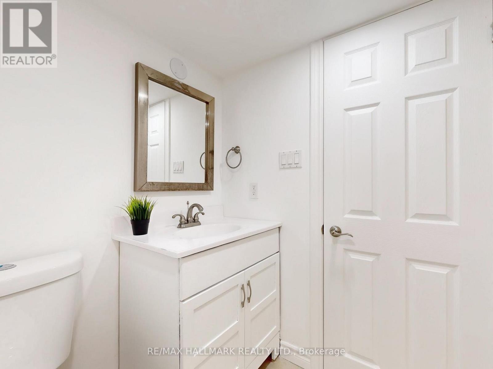 138 Armitage Drive, Newmarket, Ontario  L3Y 5L7 - Photo 44 - N12520452