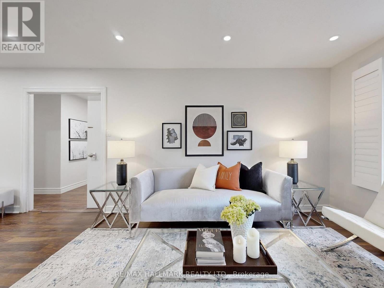 138 Armitage Drive, Newmarket, Ontario  L3Y 5L7 - Photo 5 - N12520452