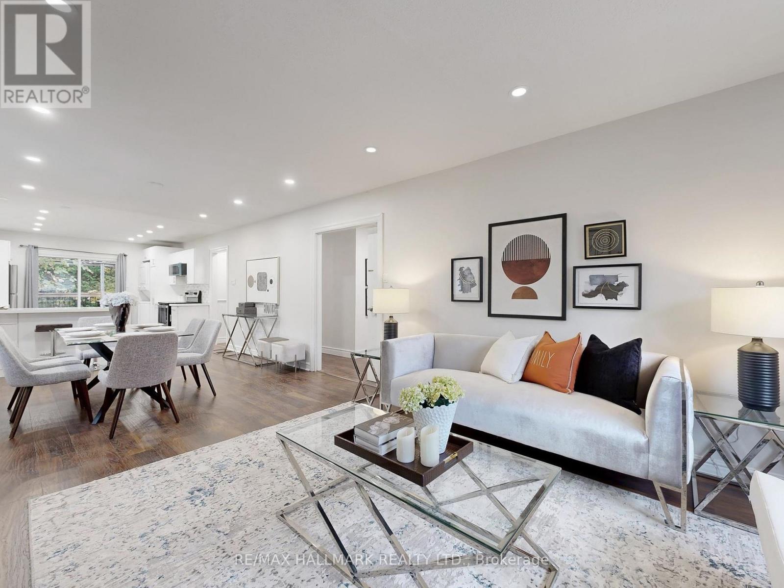 138 Armitage Drive, Newmarket, Ontario  L3Y 5L7 - Photo 6 - N12520452