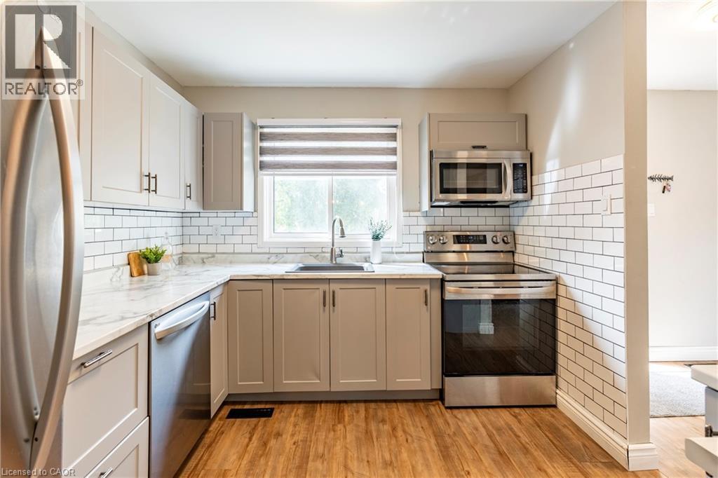 255 Northlake Drive Unit# 3, Waterloo, Ontario  N2V 1Z2 - Photo 2 - 40772393